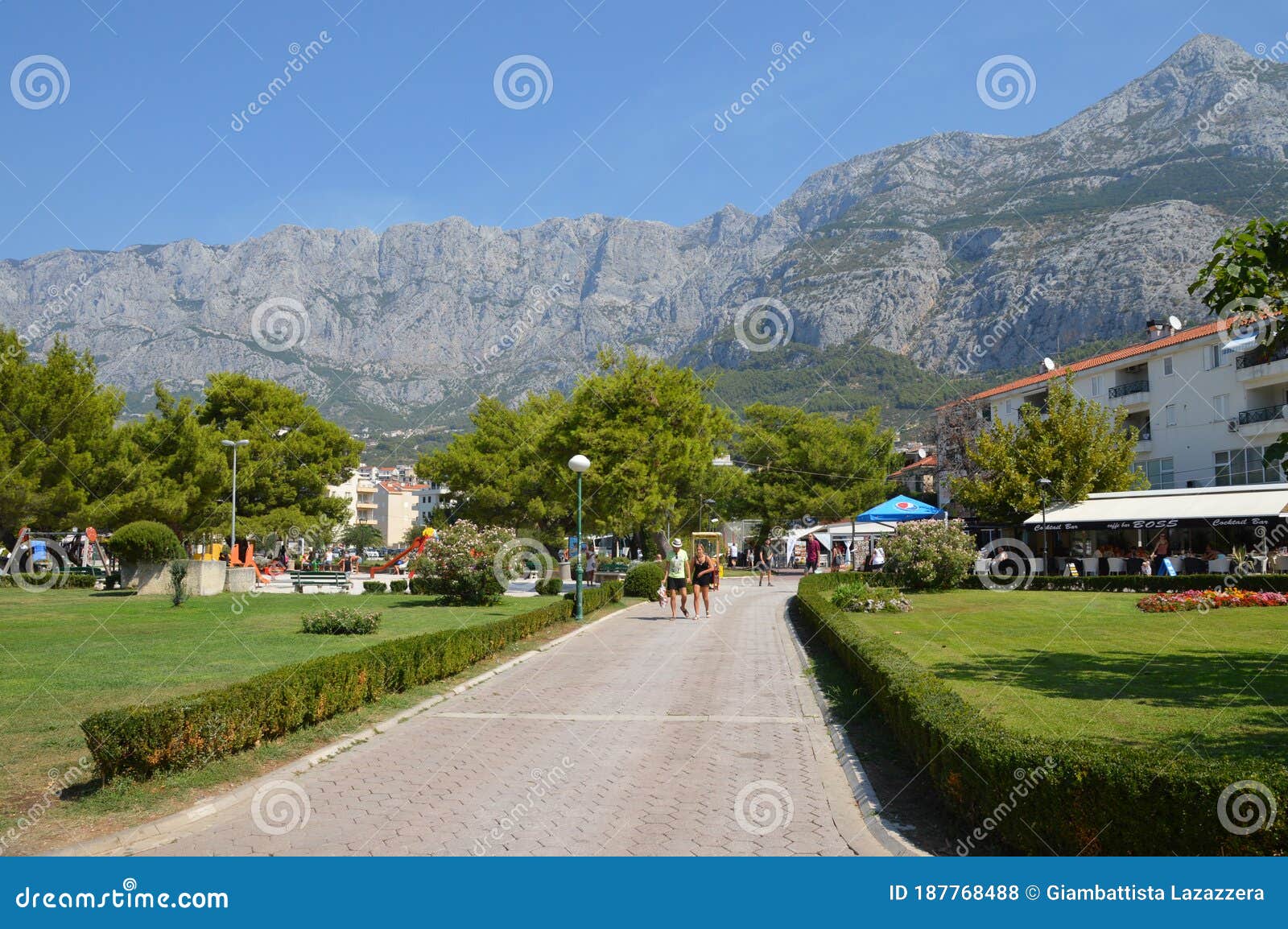 la cittÃÂ  turistica di makarska in croazia.